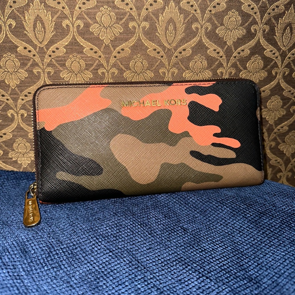 Michael Kors Camo Wallet